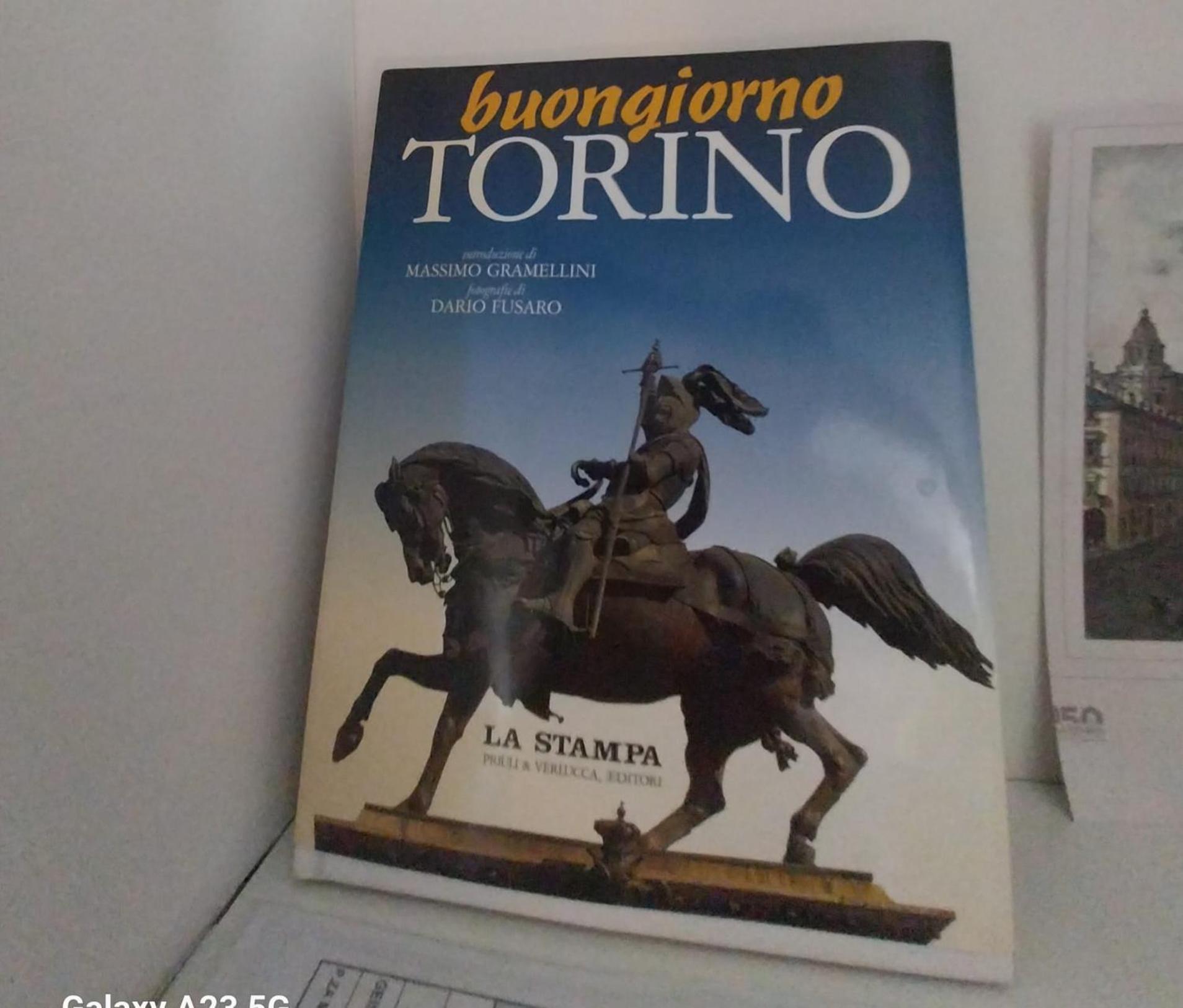La Corte Della Rocca Torino Esterno foto